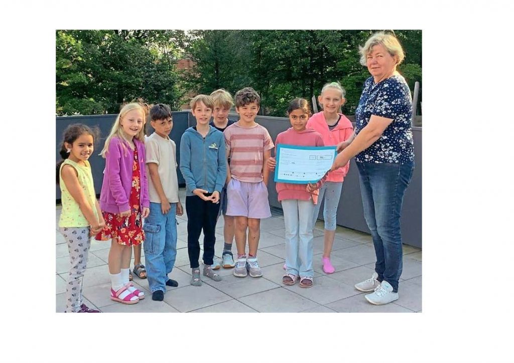 Bild der Spendenübergabe